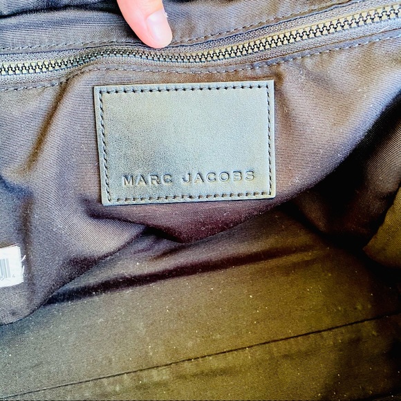 Marc Jacobs The Black Box Shopper EUC - Picture 12 of 16